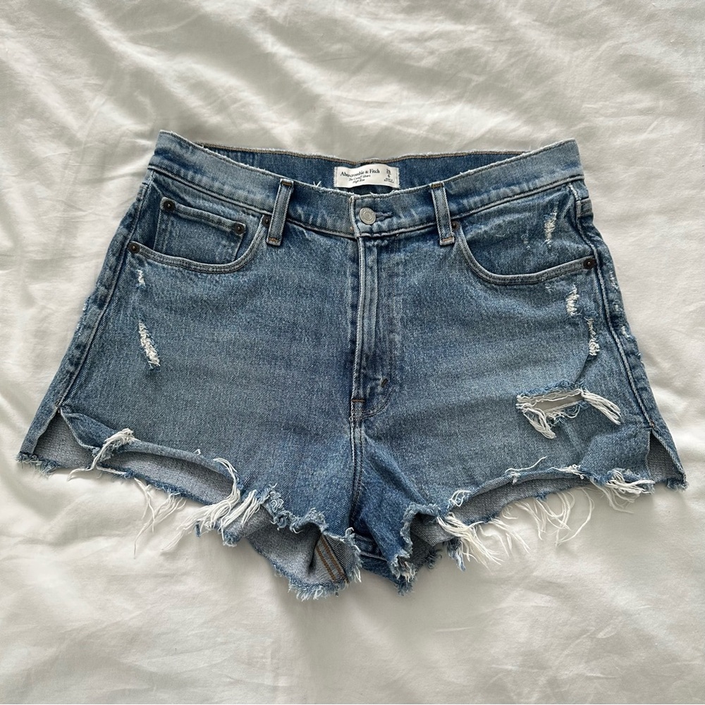 EUC Abercrombie High Rise Cutoff 90s Short - Medium Distressed Denim Wash
